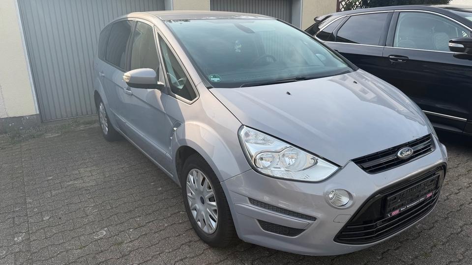 Ford S-Max 2012 — rear view
