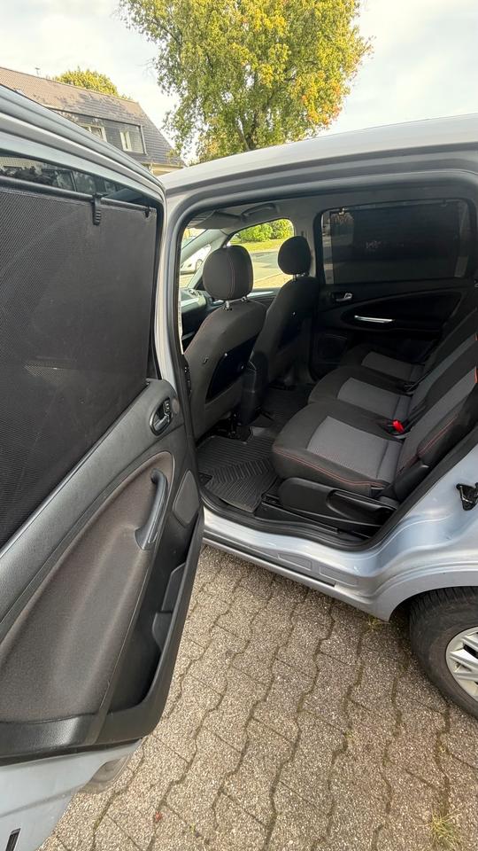 Ford S-Max 2012 — photo 8