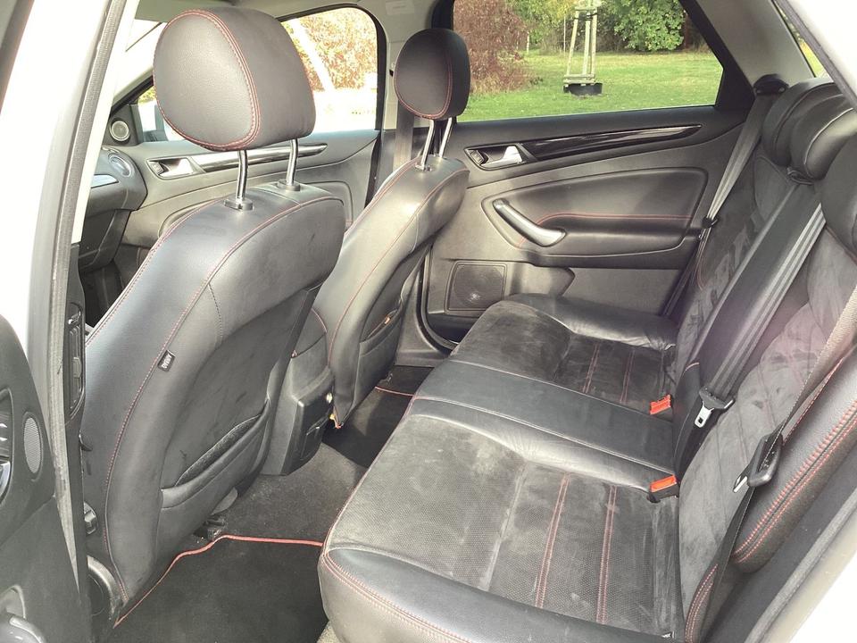 Ford Mondeo 2010 — photo 12