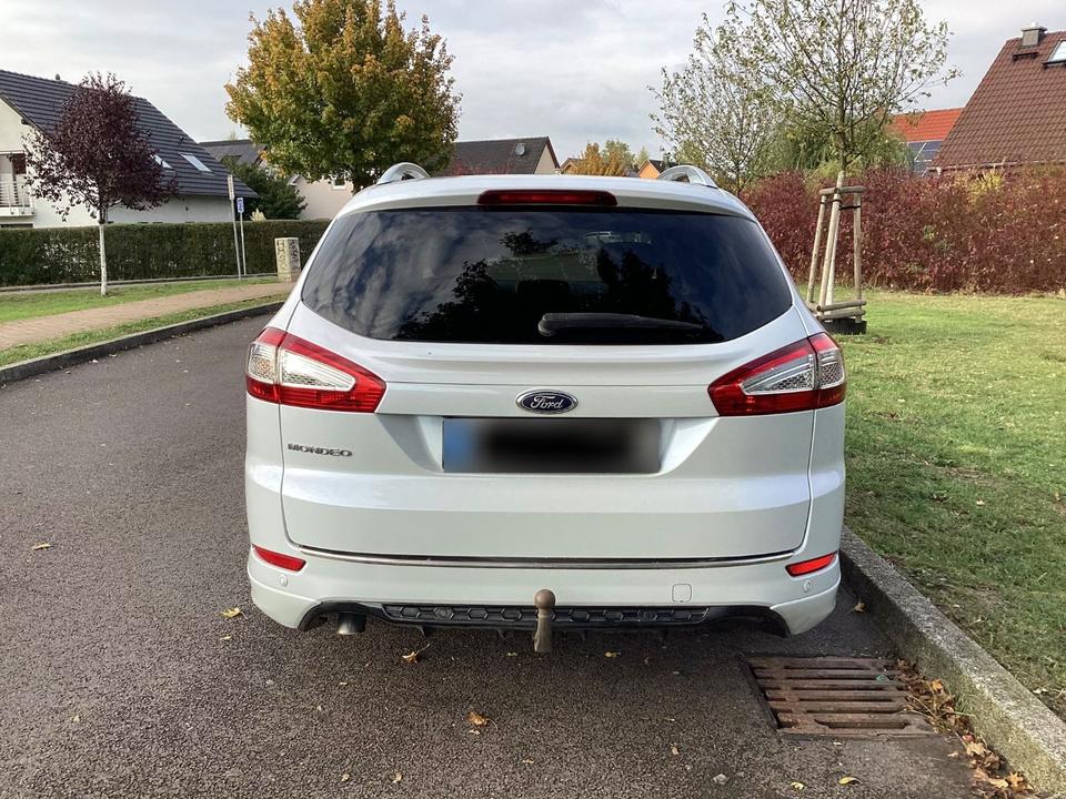 Ford Mondeo 2010 — photo 8