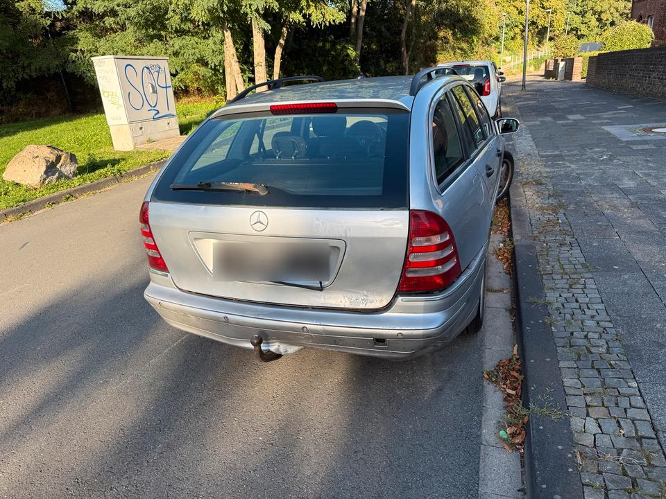 Mercedes Benz C 220 2006 — engine