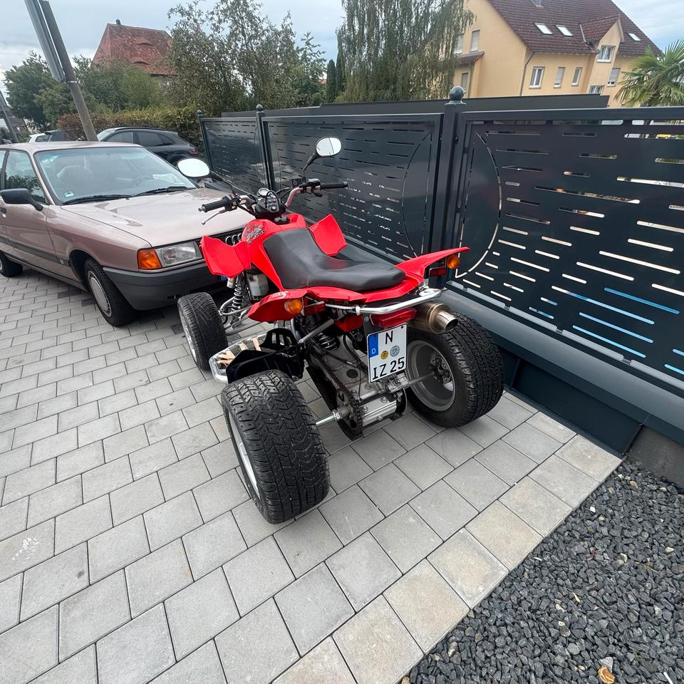 Weitere Motorräder Quad ARCITC CAT DVX 400 2006 — engine 400 ccm