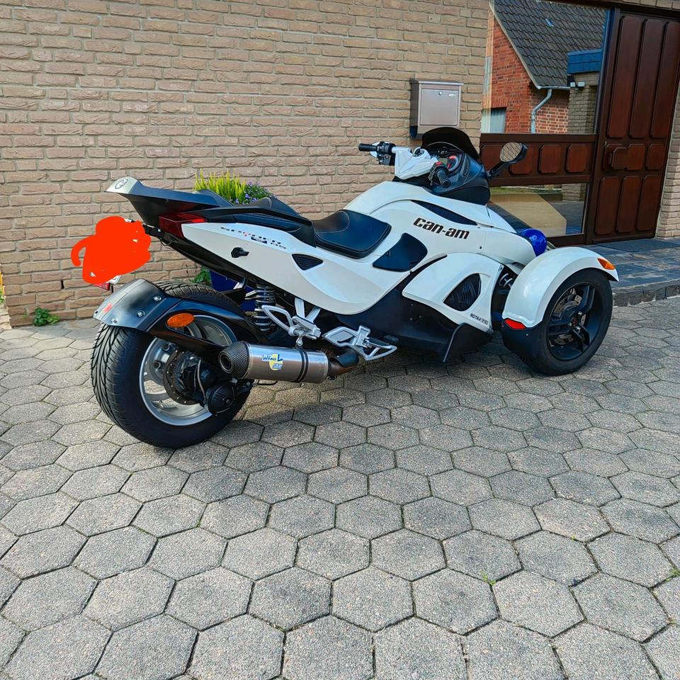 Weitere Motorräder Can Am Spyder RS 2012 — rear view