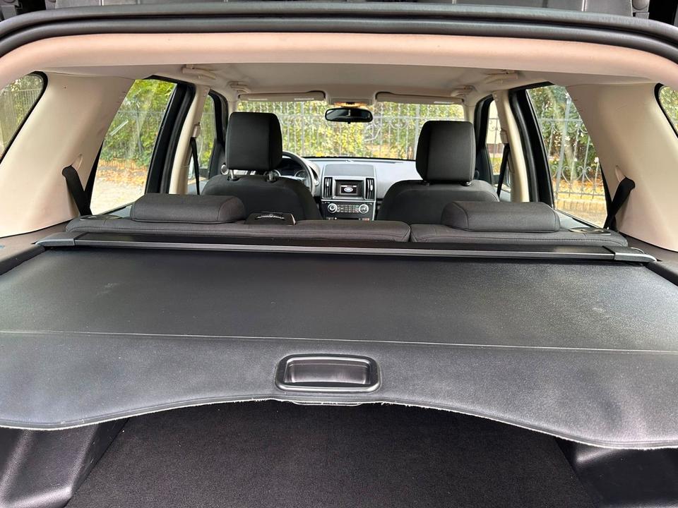 Land Rover Freelander 2012 — engine