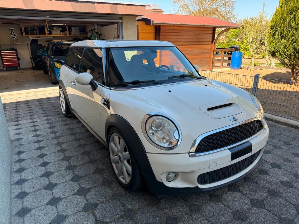 Mini Cooper S Clubman 2008 — rear view