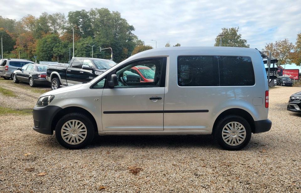 Volkswagen Caddy 2013 — вигляд ззаду
