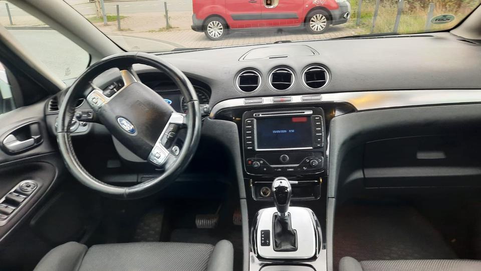 Ford C-Max 2013 — photo 10