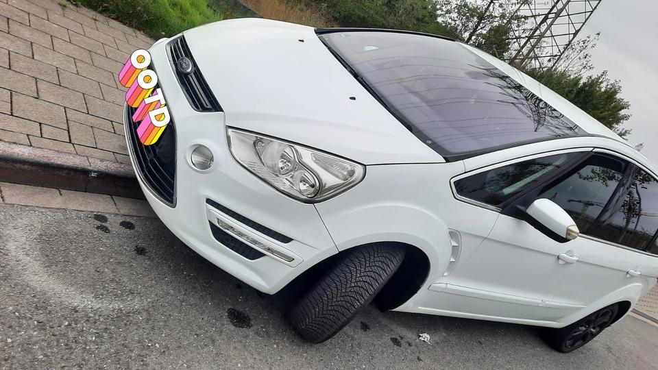 Ford C-Max 2013 — engine