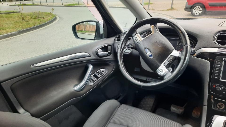 Ford C-Max 2013 — photo 8