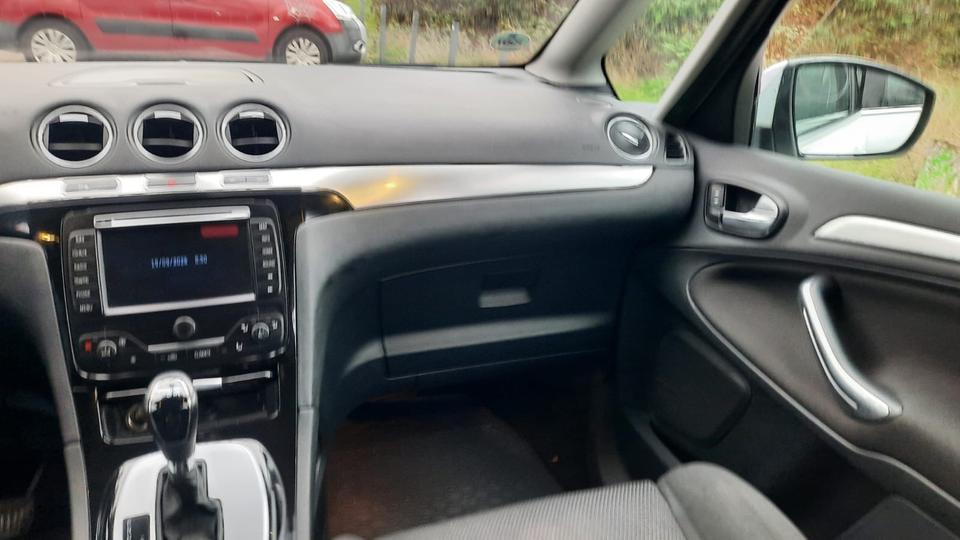 Ford C-Max 2013 — photo 9