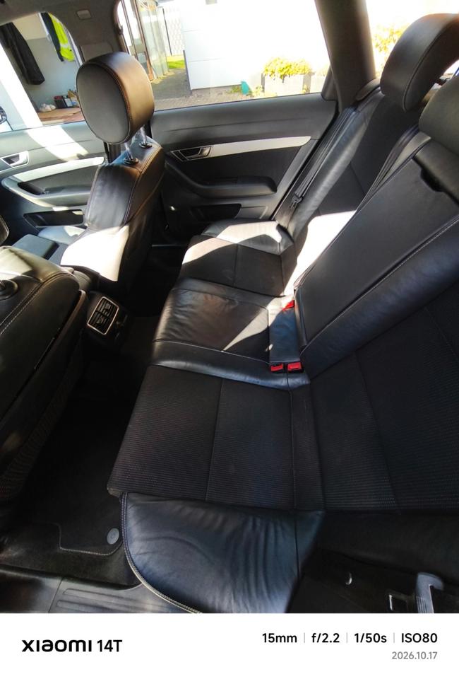 Audi A6 2010 — photo 14