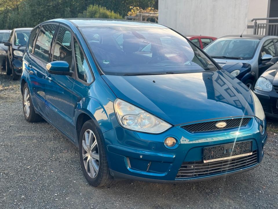 Ford S-Max 2006 — rear view