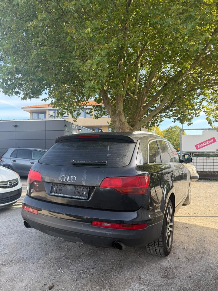 Audi Q7 2006 — салон
