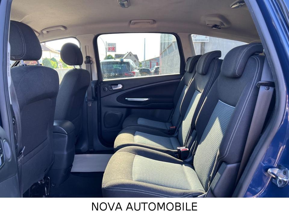 Ford S-Max 2015 — photo 16