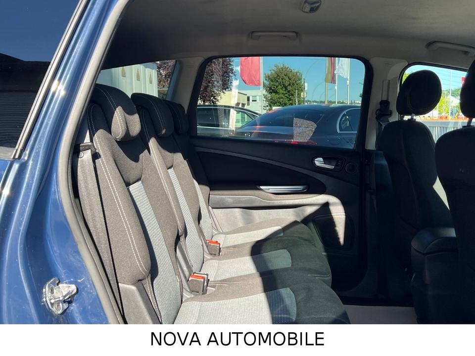 Ford S-Max 2015 — photo 18