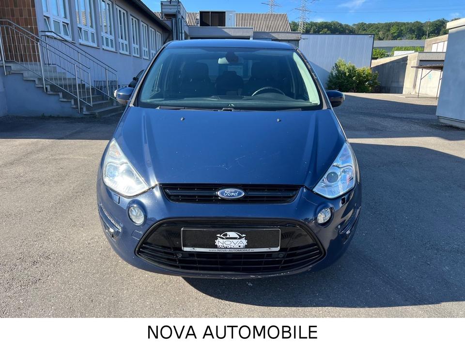Ford S-Max 2015 — rear view