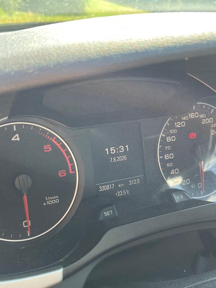 Audi A4 2011 — photo 6