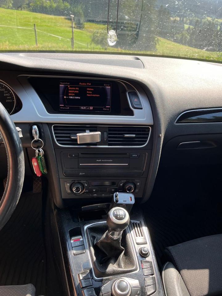 Audi A4 2011 — photo 7