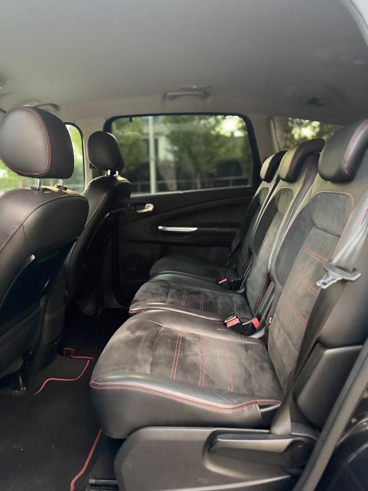 Ford S-Max 2013 — photo 11