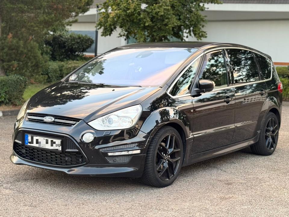 Ford S-Max 2013 — rear view