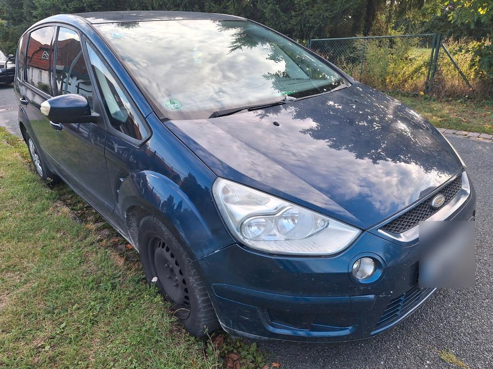 Ford S-Max 2008 — rear view