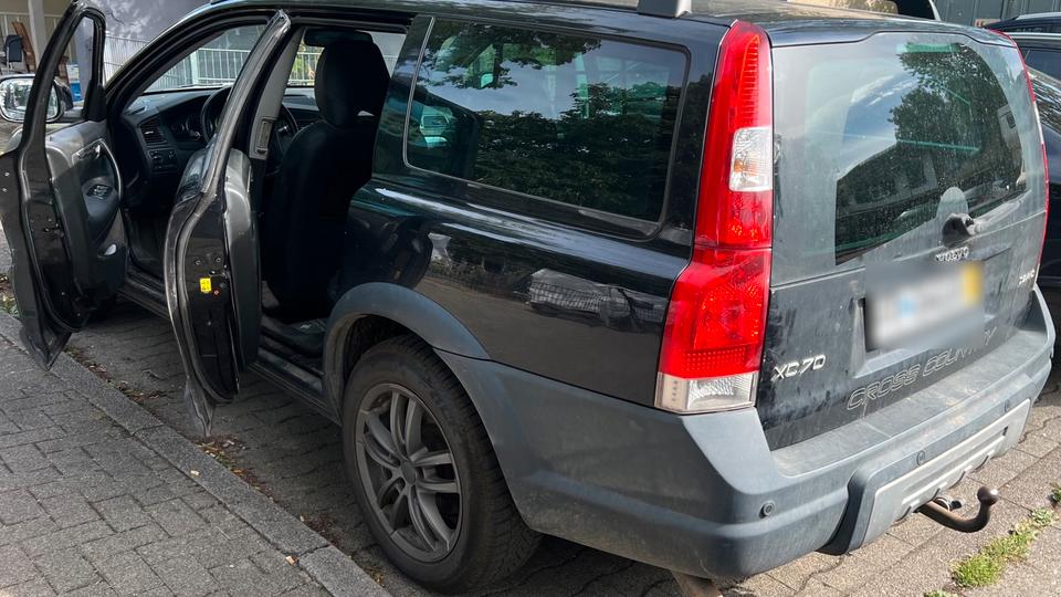Volvo XC70 2007 — engine