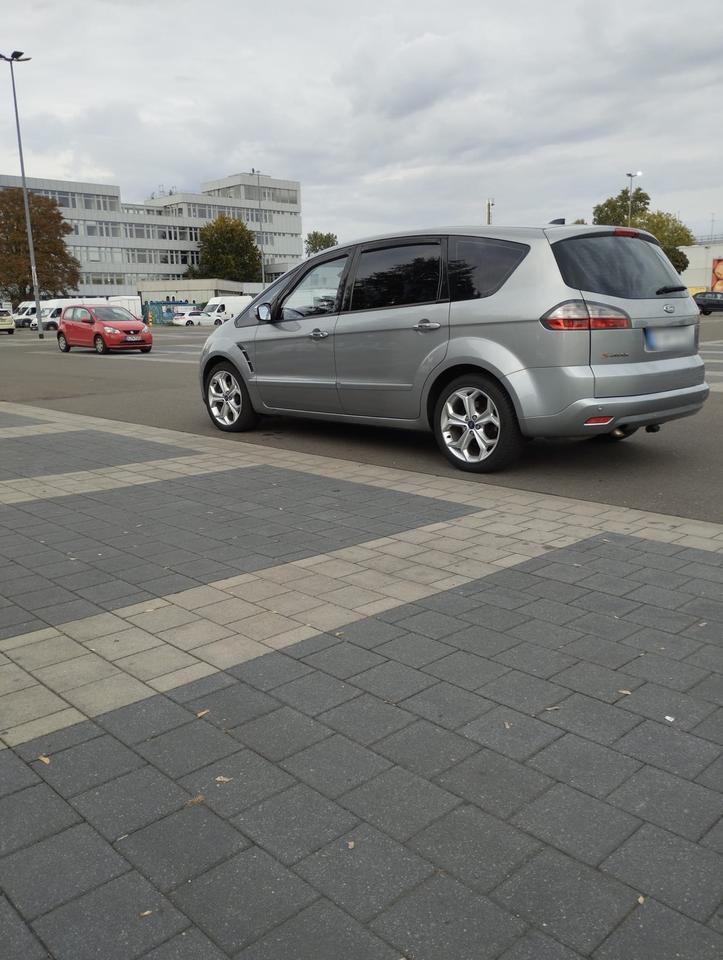 Ford S-Max 2009 — салон