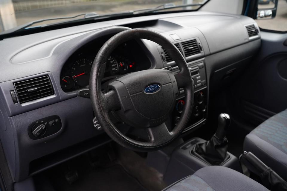Ford Transit Connect 2008 — photo 11