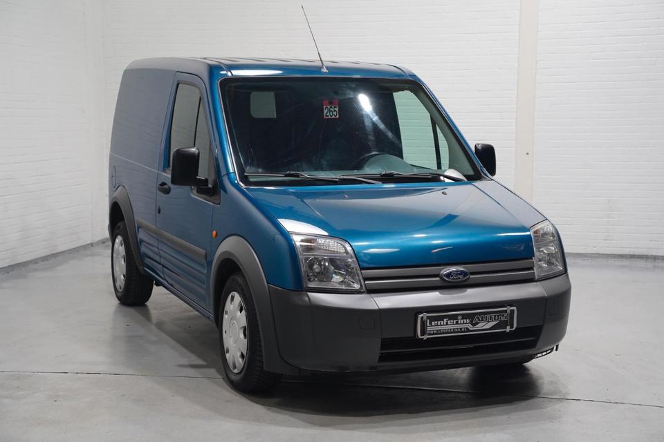 Ford Transit Connect 2008 — rear view