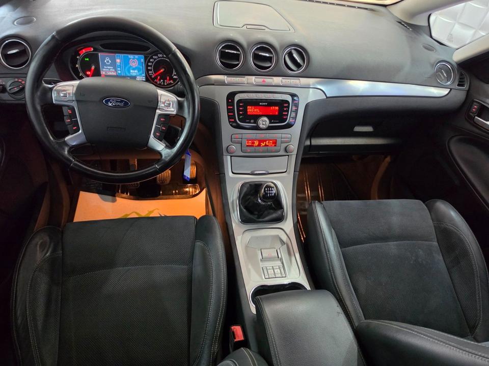 Ford S-Max 2009 — photo 12