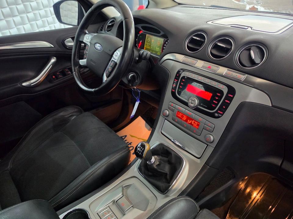 Ford S-Max 2009 — photo 16