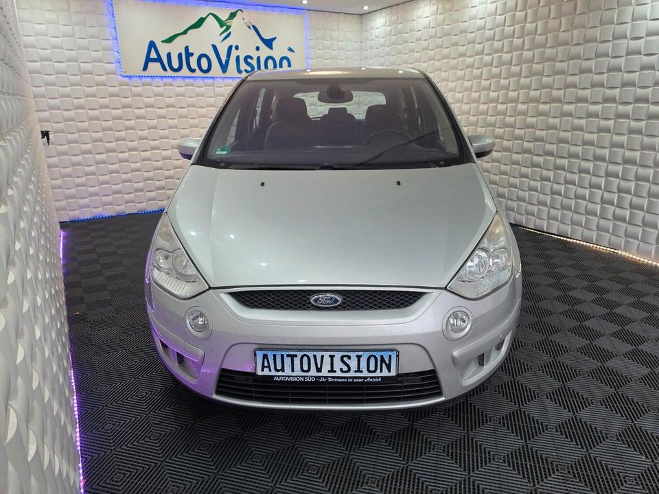 Ford S-Max 2009 — rear view