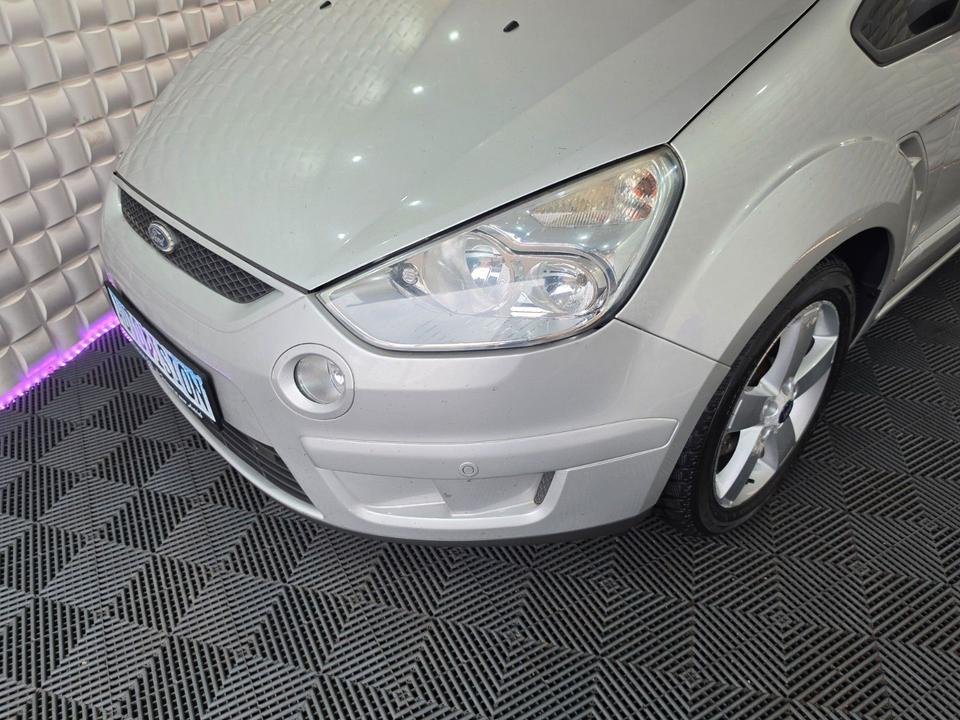 Ford S-Max 2009 — photo 22