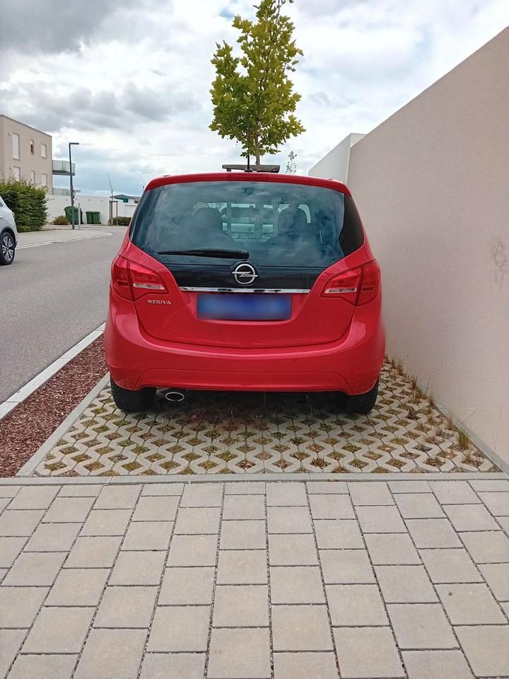 Opel Meriva 2011 — interior