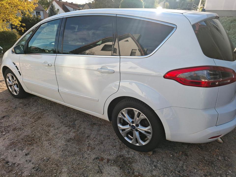 Ford S-Max 2013 — interior