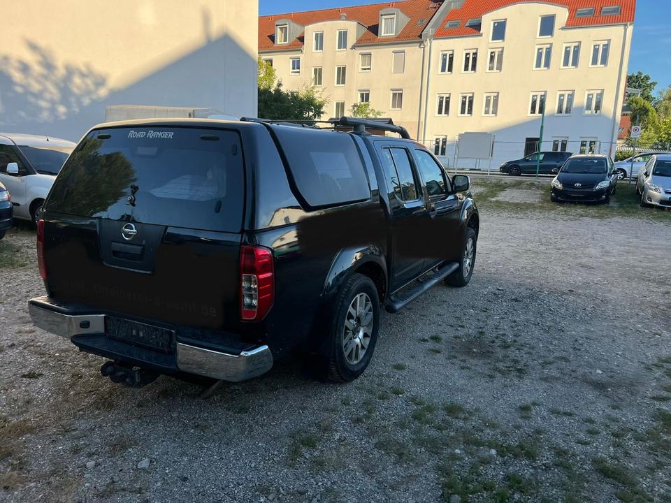 Nissan Navara 2015 — салон