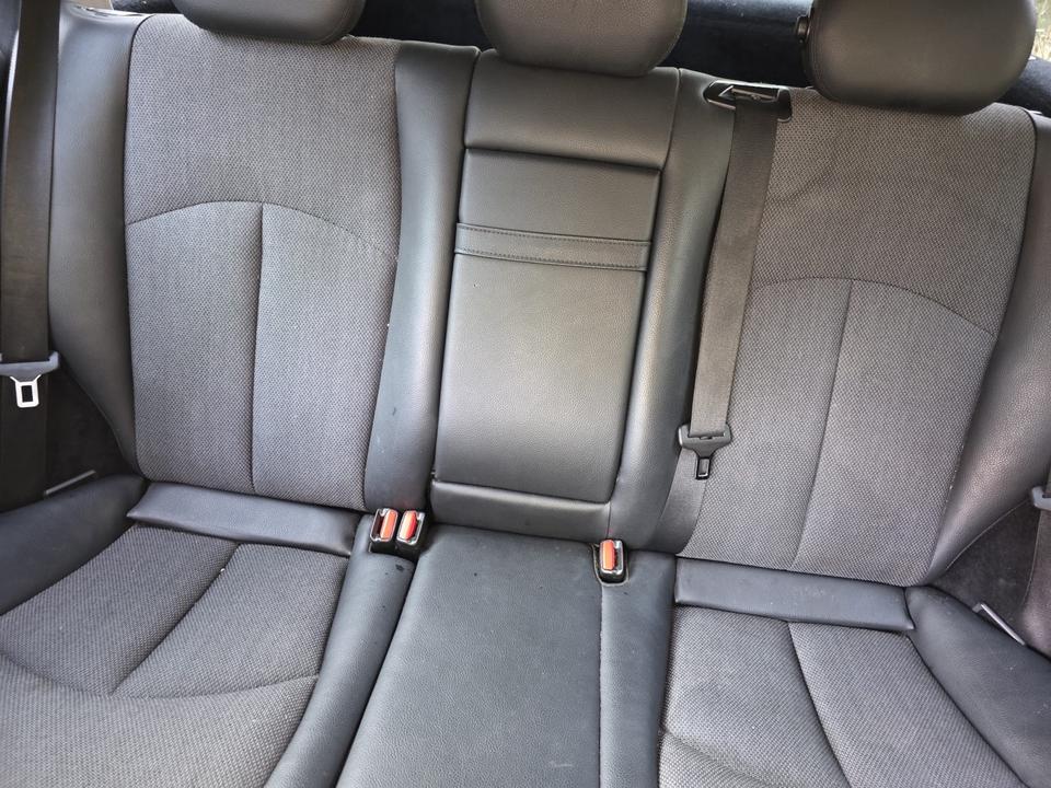 Mercedes Benz E 200 2009 — photo 11