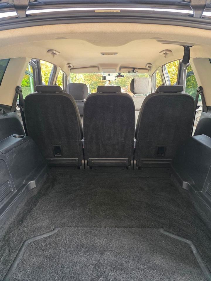 Ford S-Max 2009 — photo 11